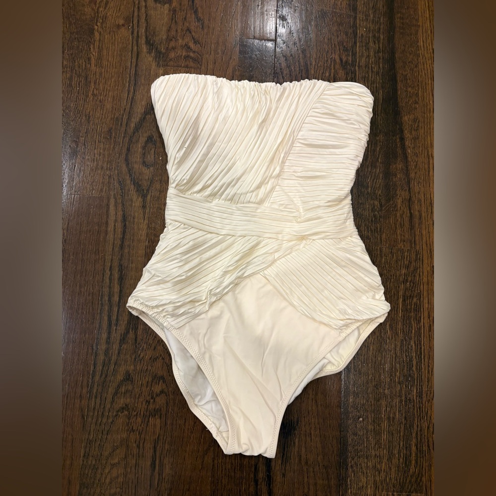 Gottex Cream One Piece Swimsuit - Picture 2 of 5